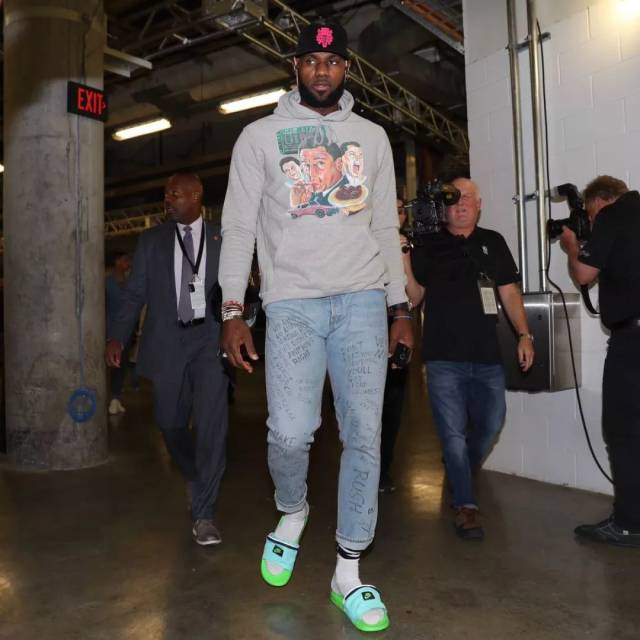 靠稳健半场 靠稳健半场