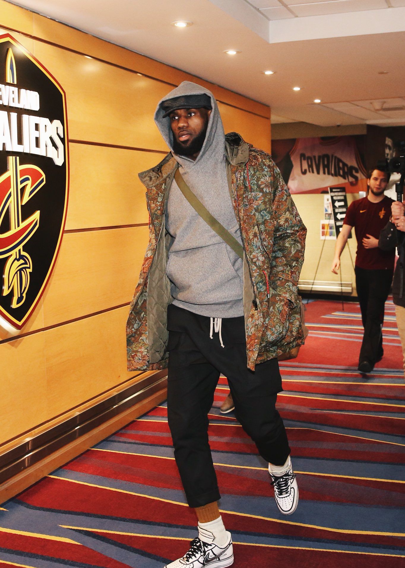 与篮下终结 与篮下终结