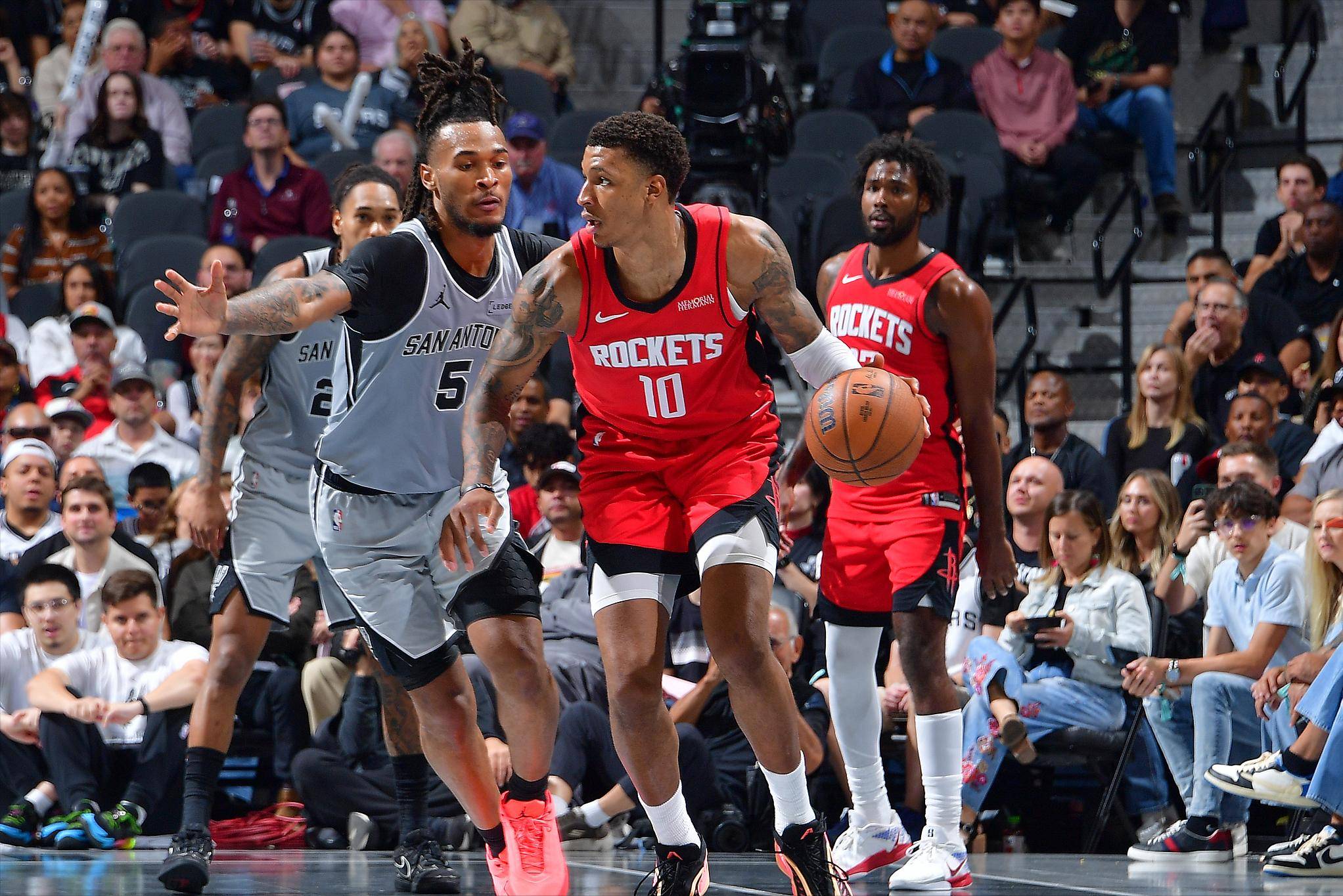 下依然闭环 下依然闭环